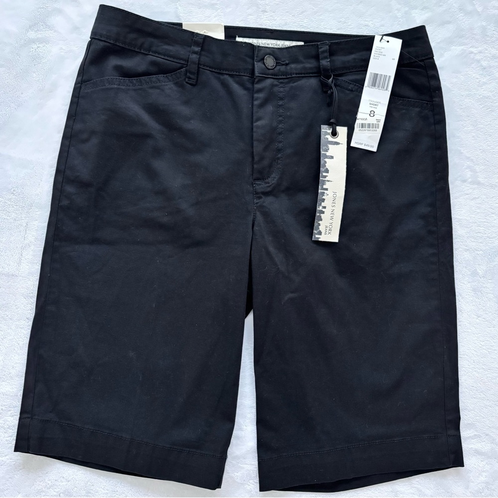 JONES NEW YORK Mid-Rise Secret Slimming Trouser Short--NWT--8